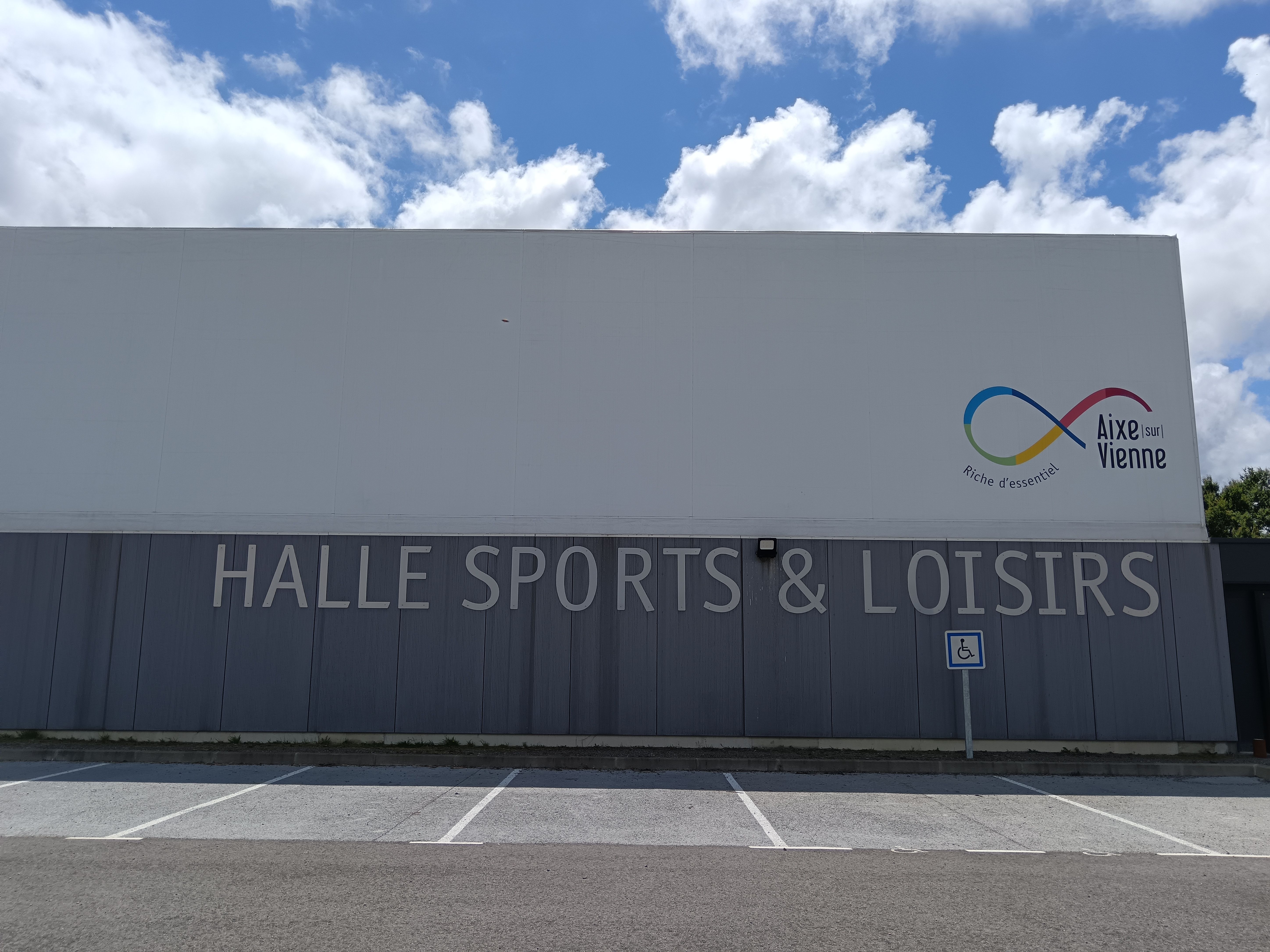 Halle des sports et des loisirs — Golf & Outdoor Sports à Haute-Vienne