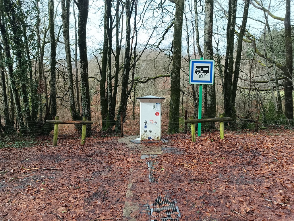 Aire d'accueil camping-car, Sainte-Feyre - photo 3