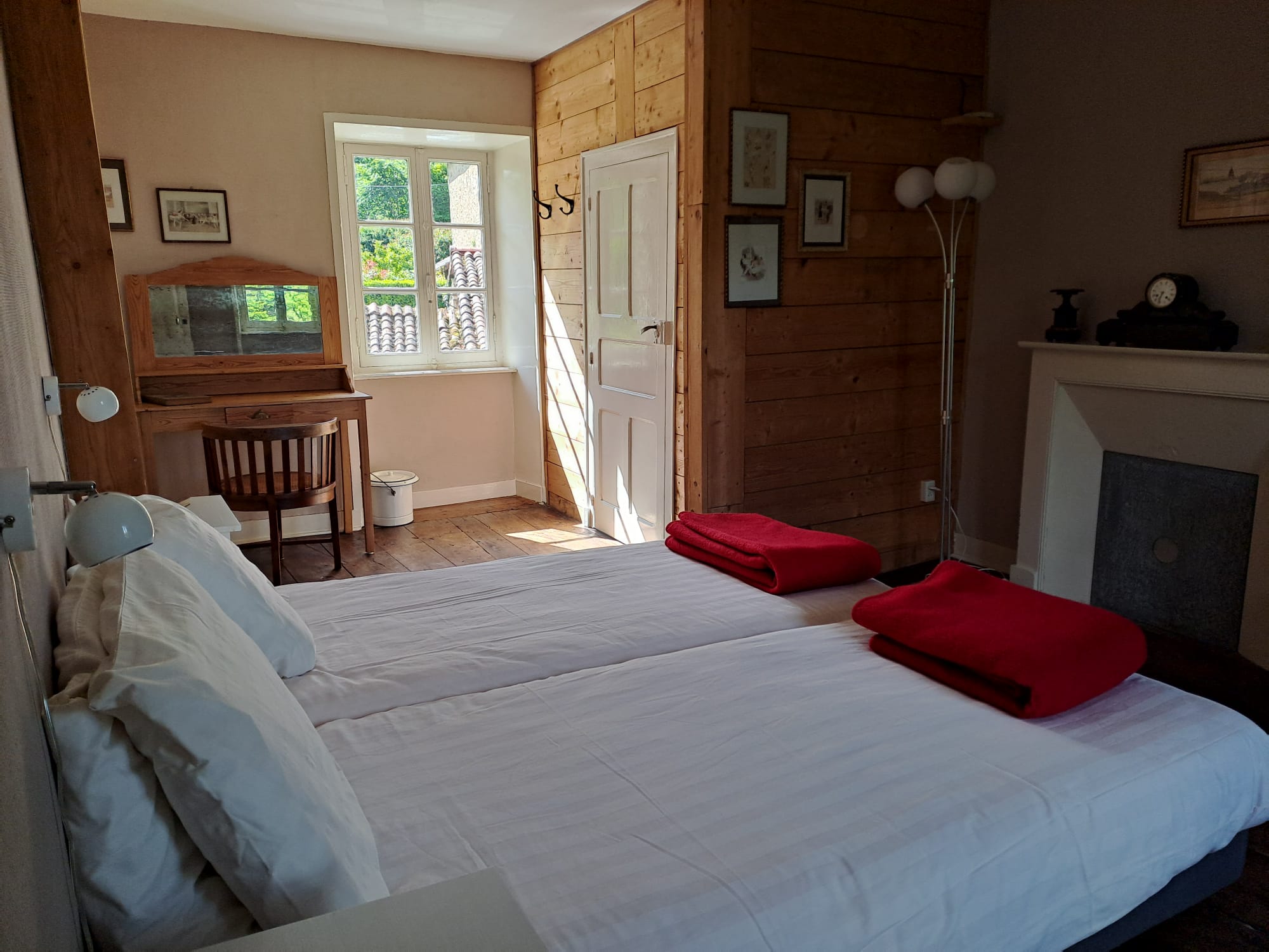 Chambres d'hôtes - La Cabane et La Petite écolière, Saint-Auvent - photo 13