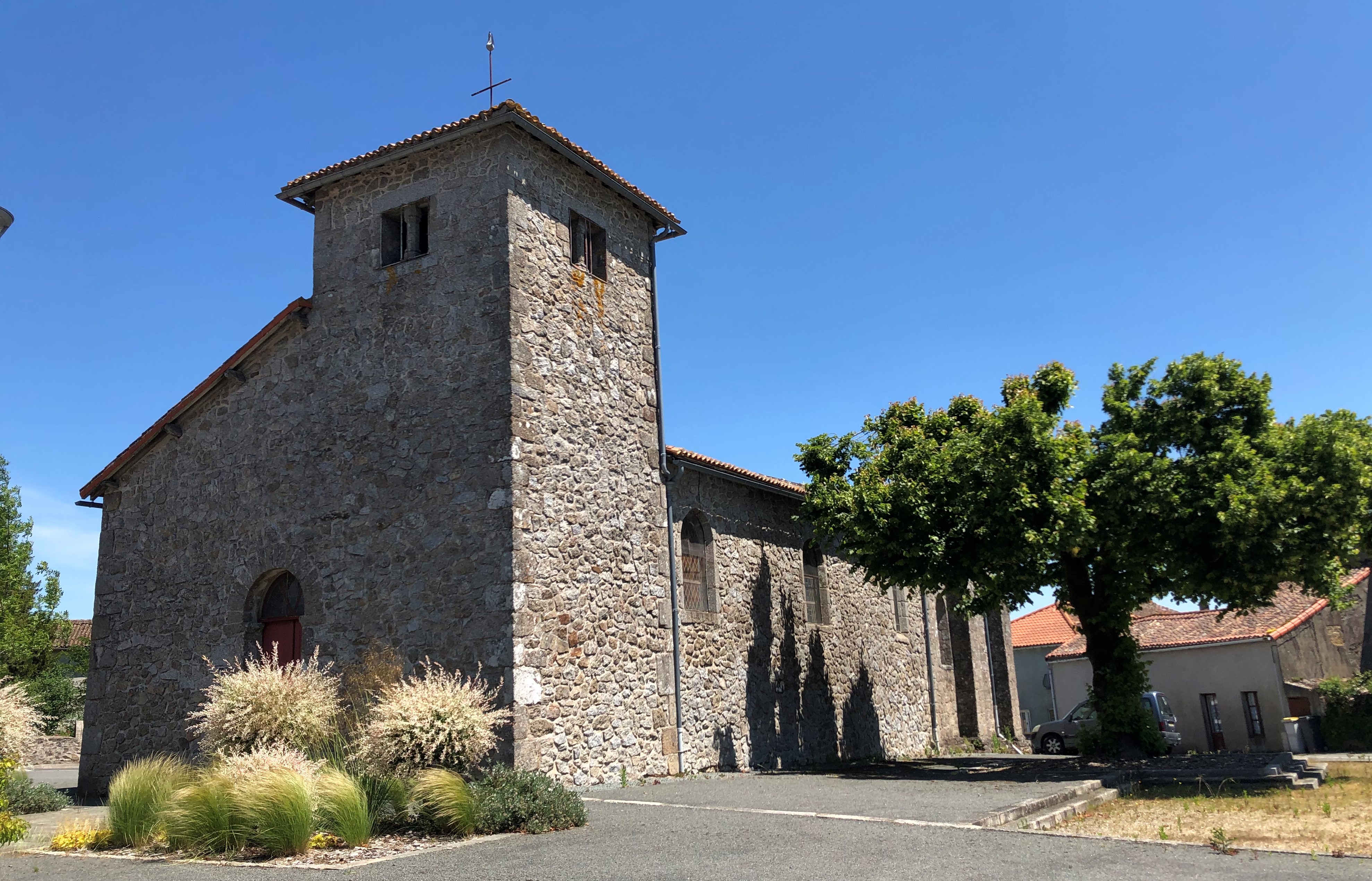 Eglise Saint-Pierre-aux-Liens, Adilly - photo 2