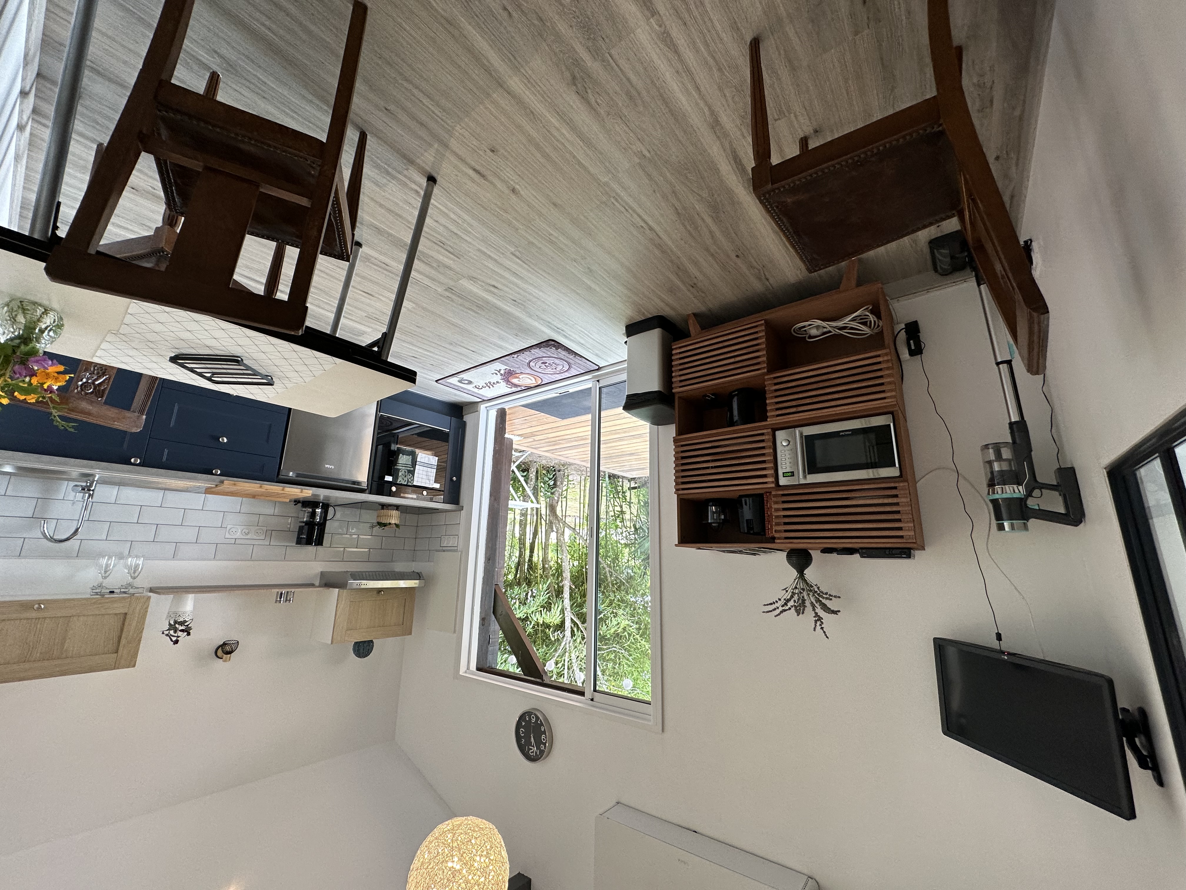 Elite, Lacquy - photo 13