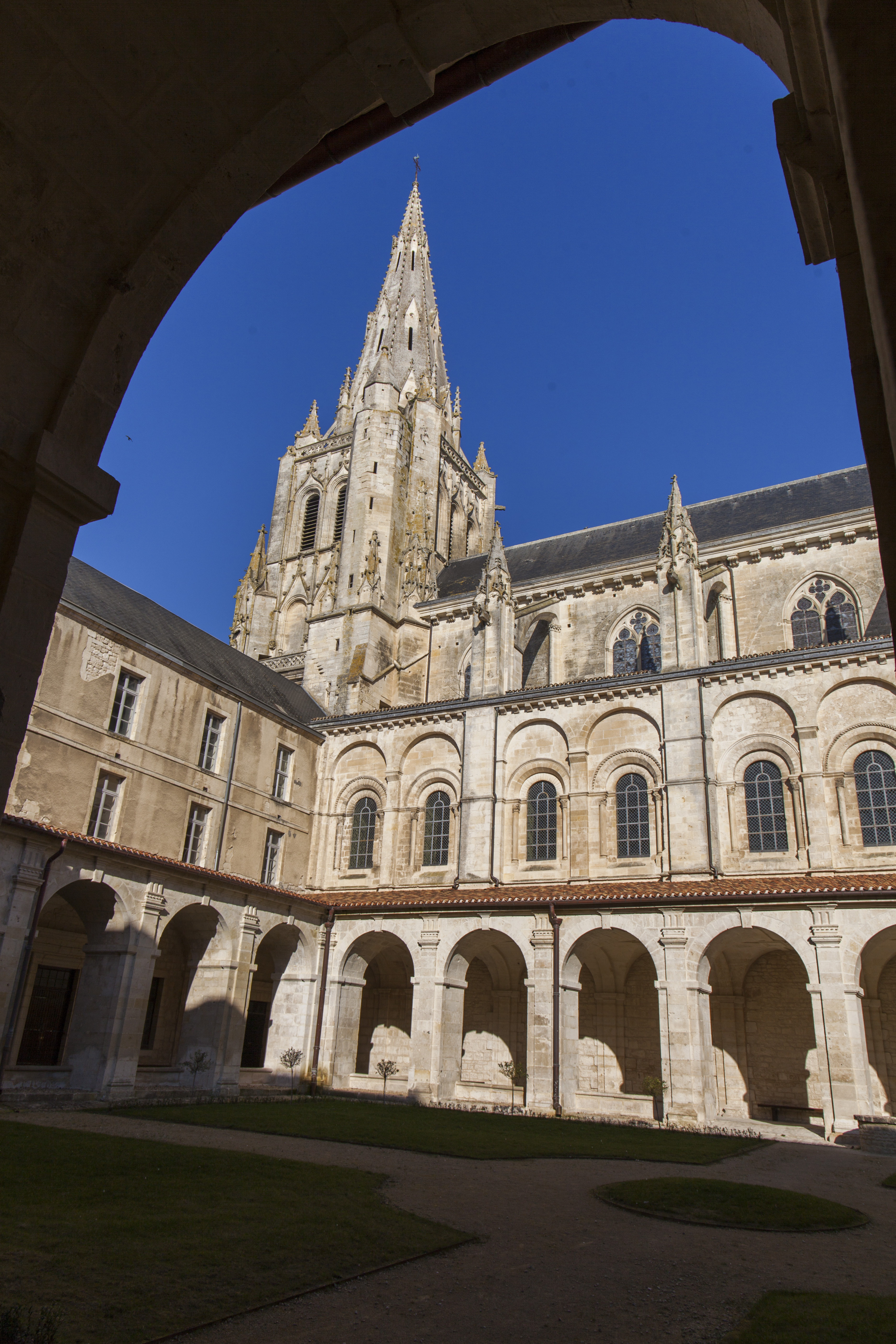Abbaye de Saint-Maixent-l'École