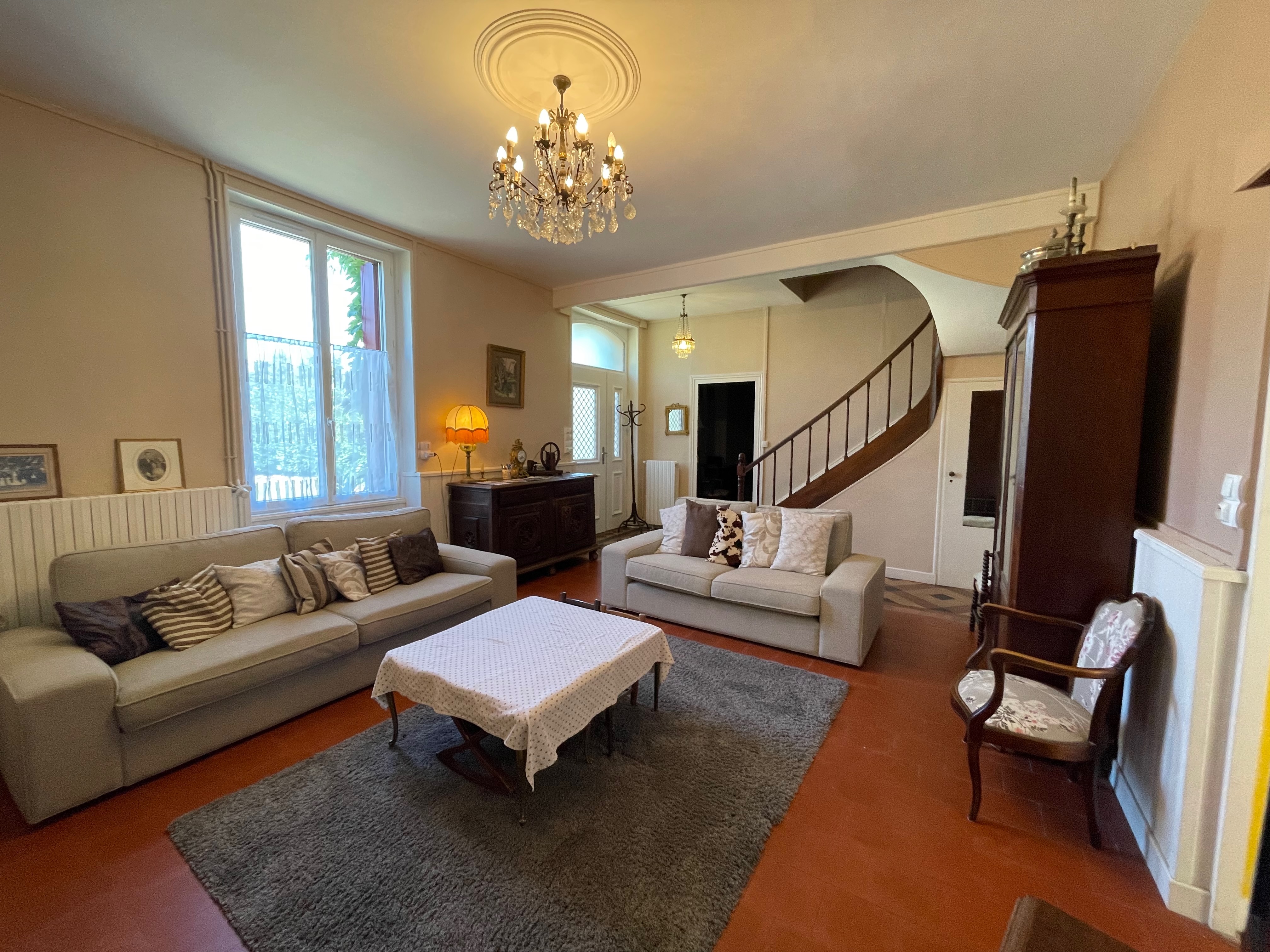 La Villa Rouge, Valdivienne