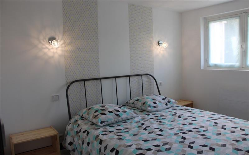 Location 102 Cazeaux 