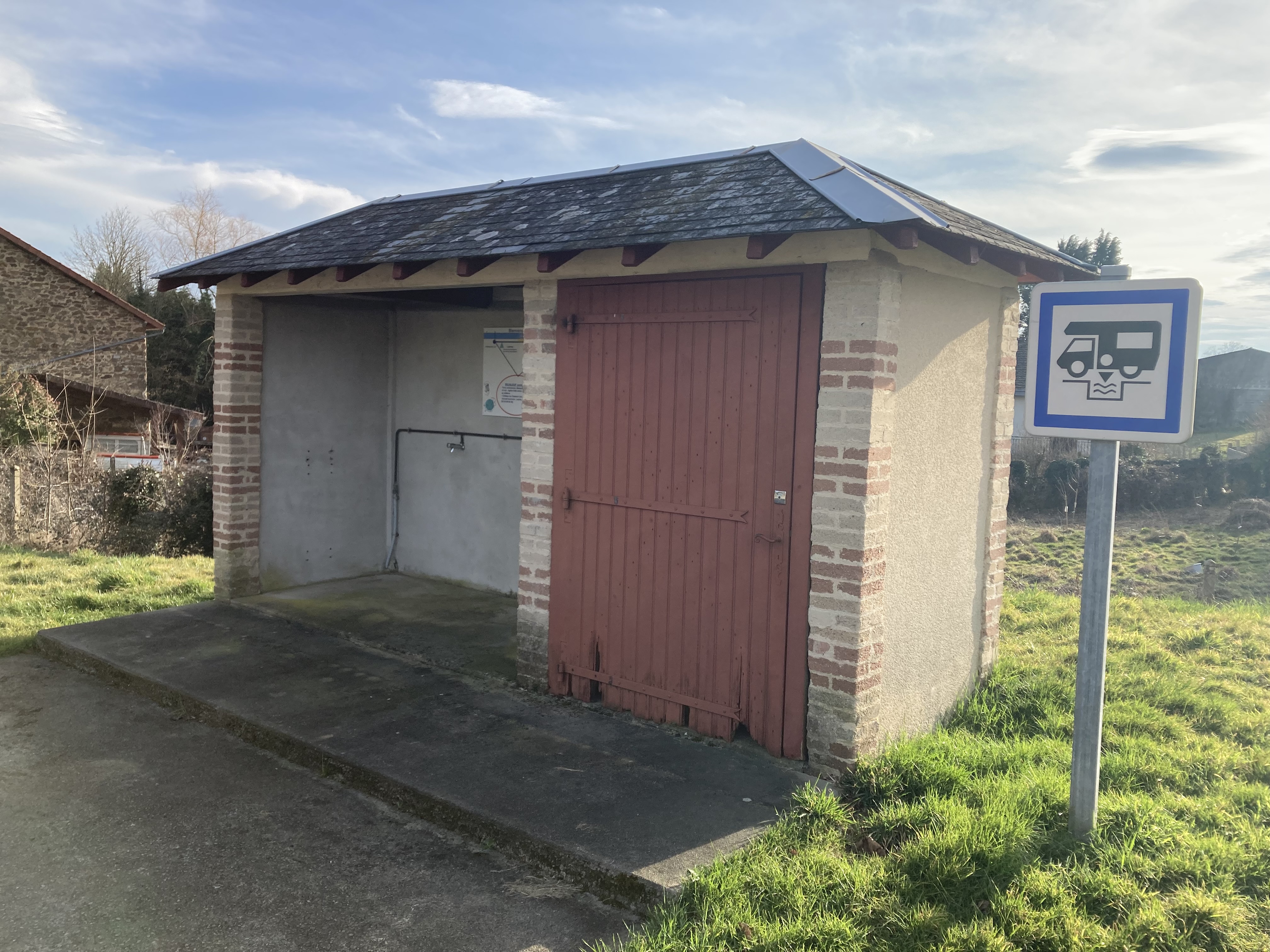 Aire d'accueil camping-car, Bujaleuf - photo 3