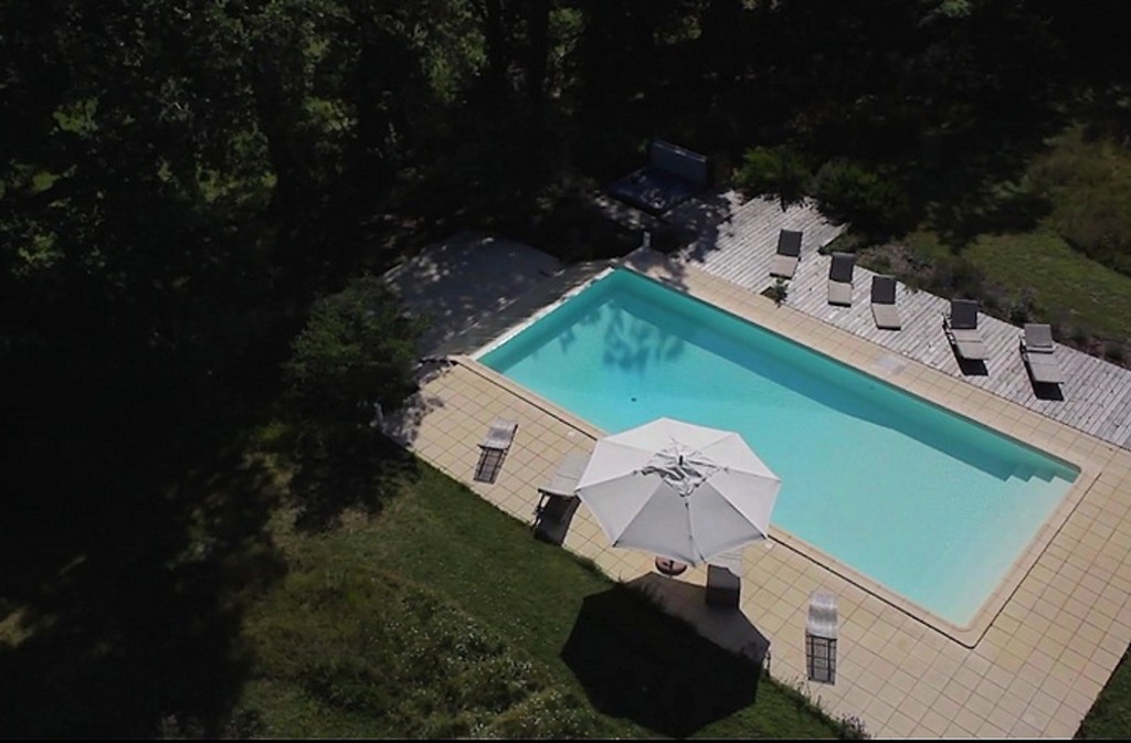 Château Gauthié : Cabane Gite dans les arbres au bord du lac, Monmarvès