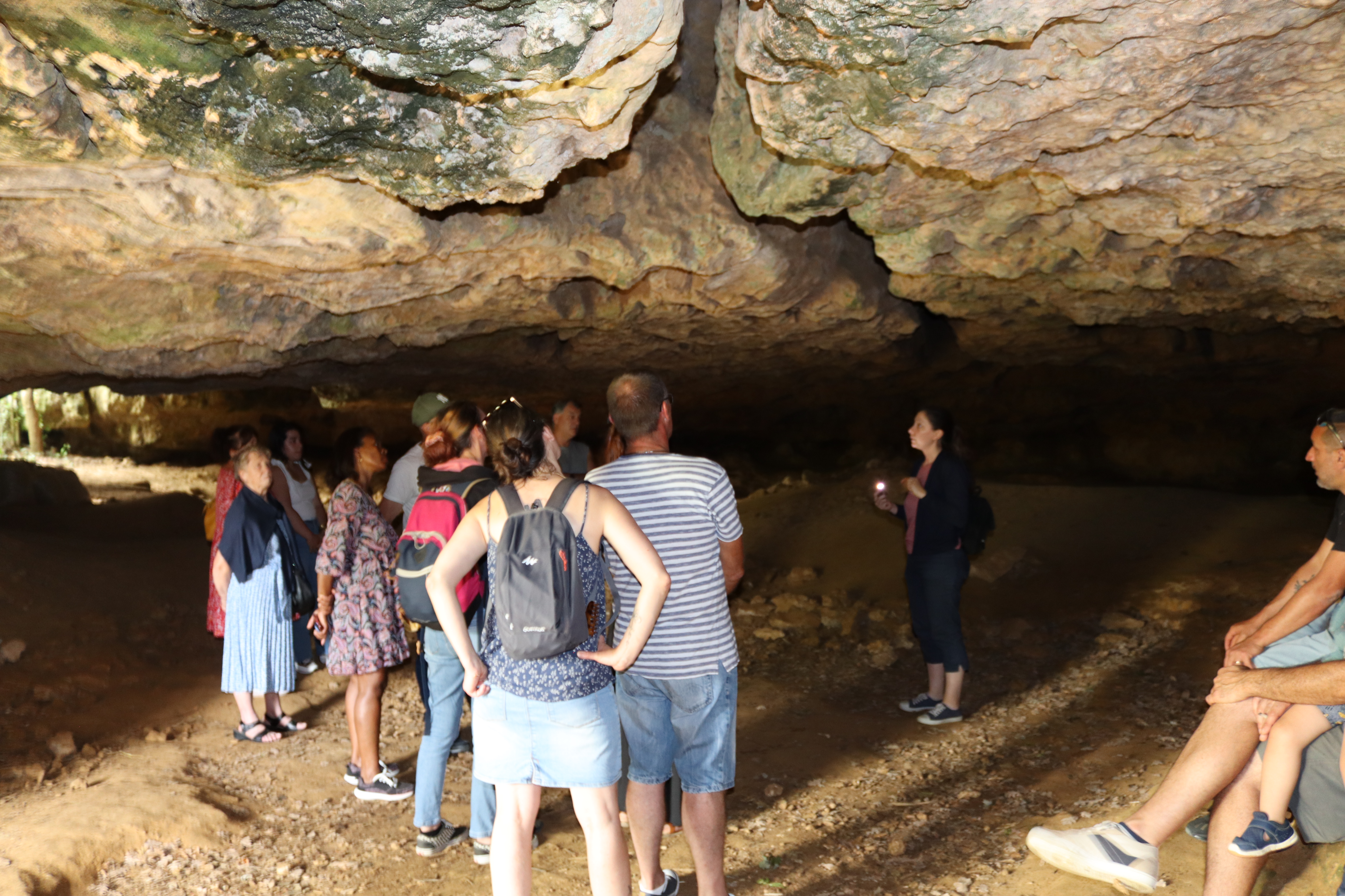 Les Grottes de la Marche et des Fadets, Lussac-les-Châteaux - photo 2