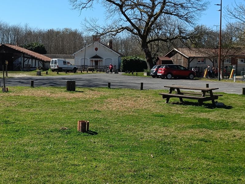 Aire de pique-nique de Saint-Léger-de-Balson