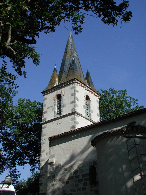 Saint-Julien, église promontoire sur la vallée de la Garonne