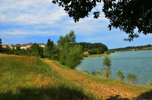 Du lac de l'Escourroux vers les coteaux de vignes, Soumensac - photo 2