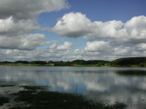 Du lac de l'Escourroux vers les coteaux de vignes, Soumensac - photo 5