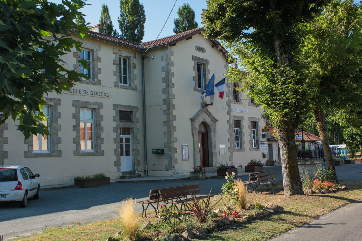 Sainte-Maure-de-Peyriac, l'arbre et le cep