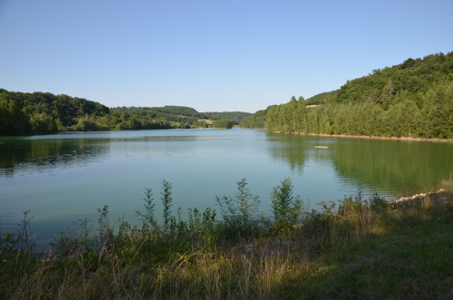 Lac d'Arasse, vers l'église romane de Marsac, Laugnac