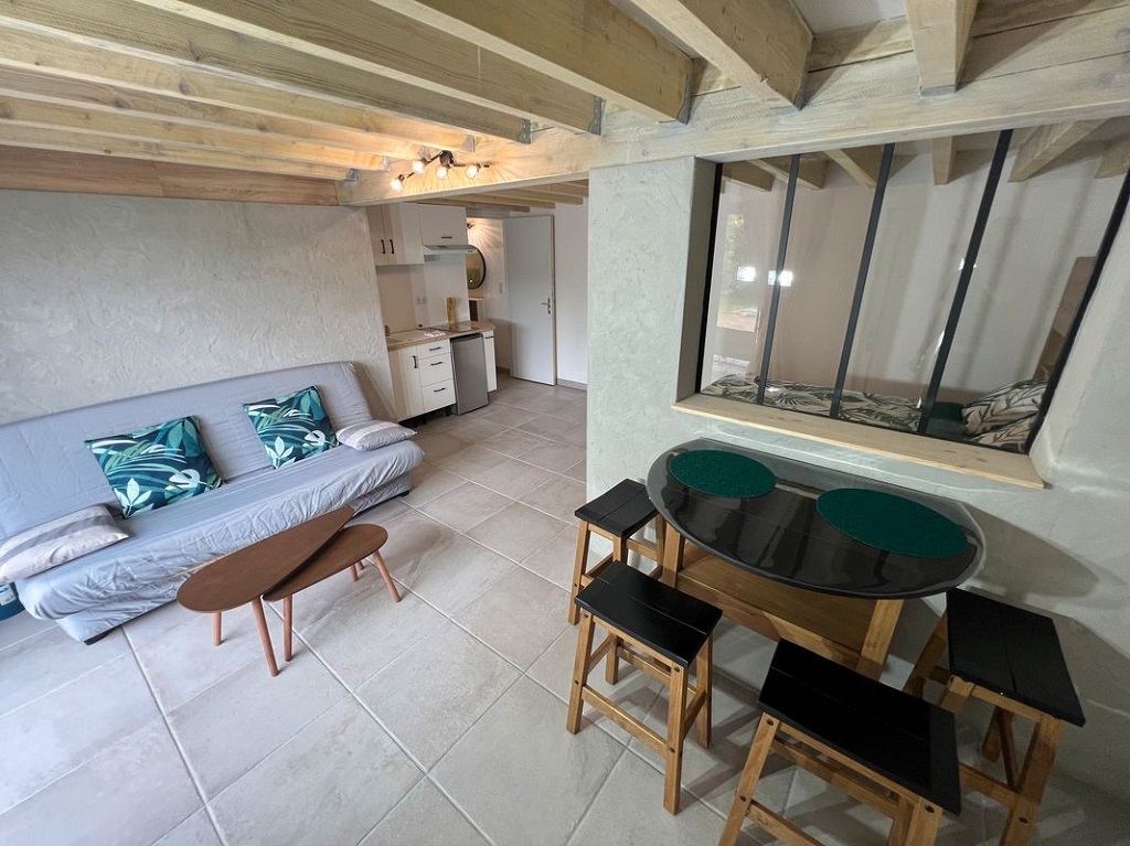 Hébergement insolite : cabane enterrée avec étang, Sainte-Feyre - photo 3