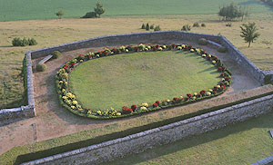 Jardin du Château de Montréal, Issac