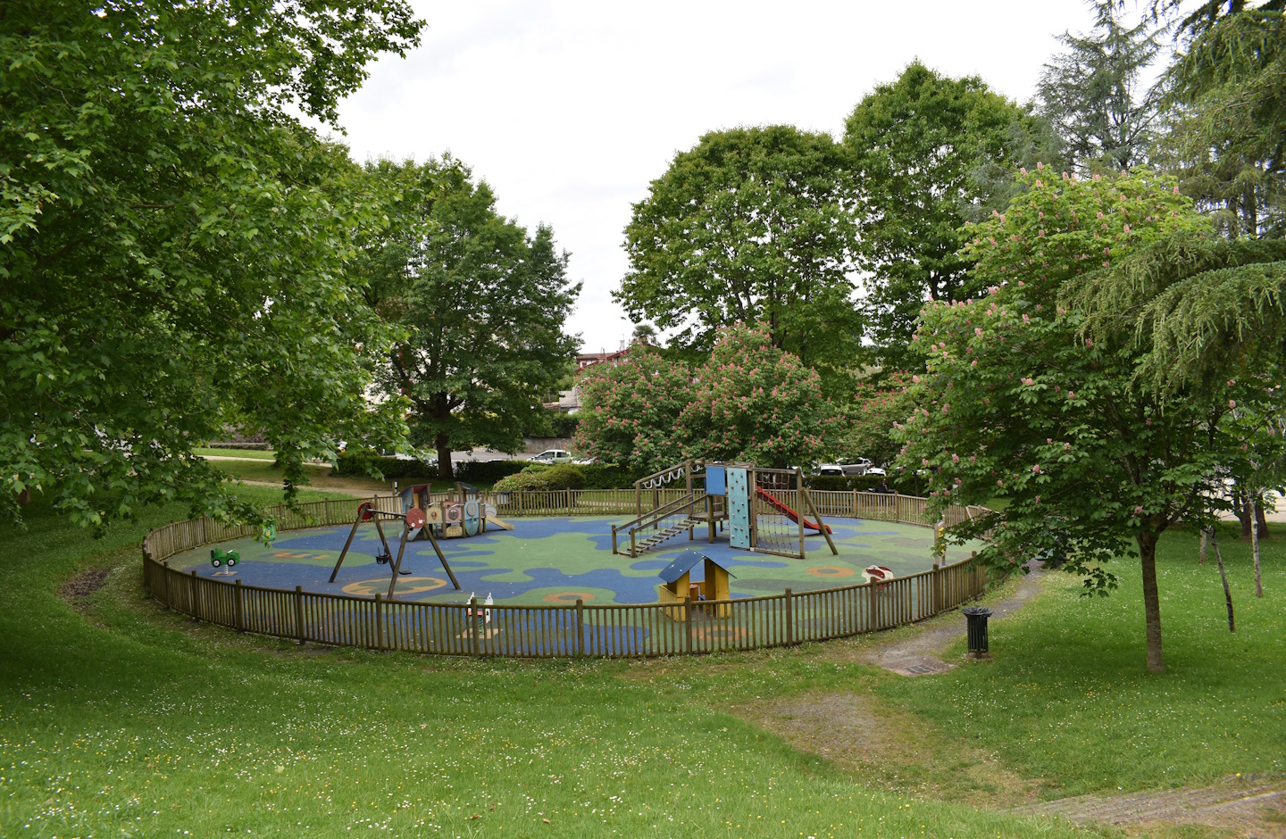 Aire de jeux - photo 3