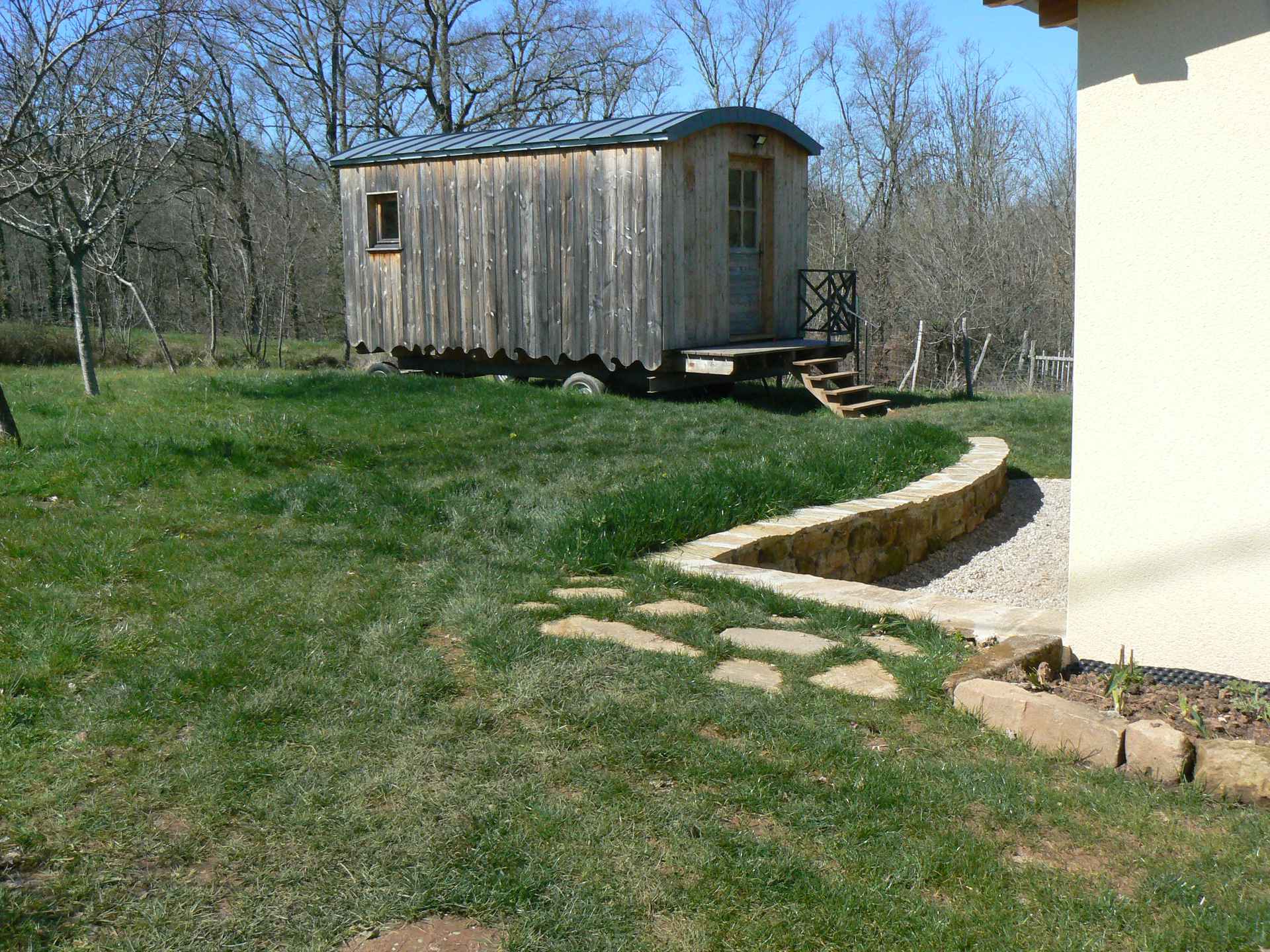 Le Jardin de Beyssin - Roulotte à la Ferme - photo 5