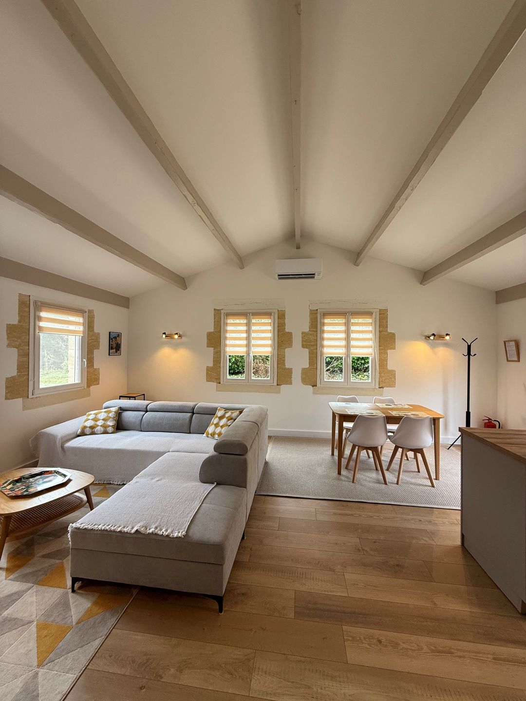 Les Gîtes de la Joubertie - l'Ostal, Salon - photo 5