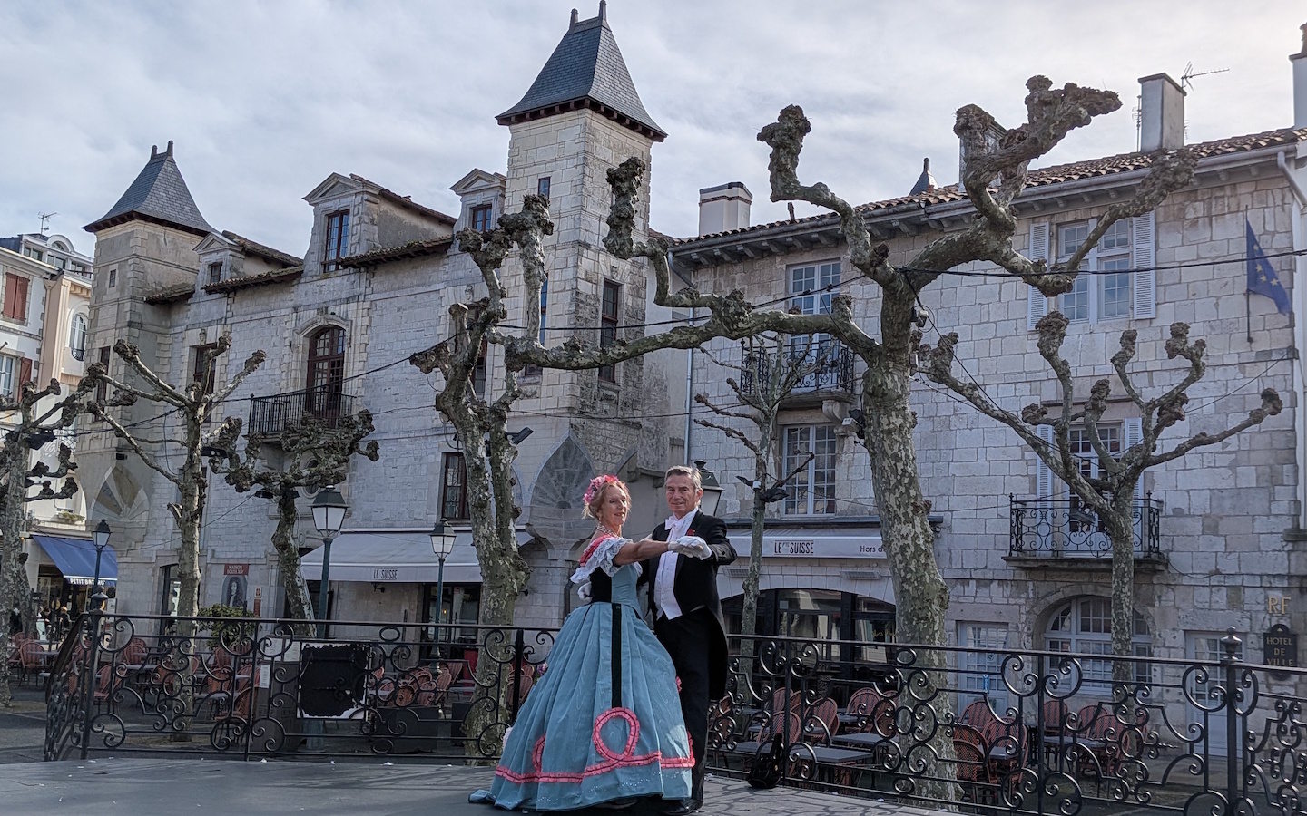 Danses de temps de Eugénie et Napoléon III : Démonstration et participation par le public