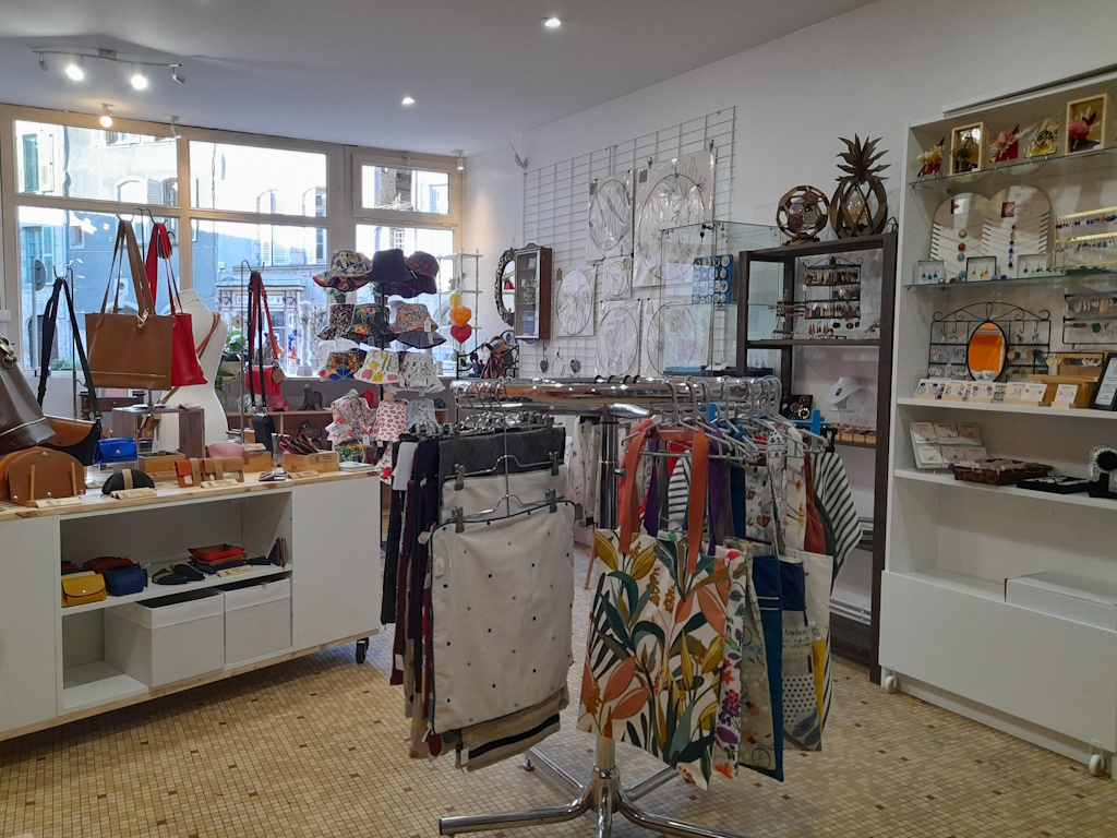 L'Atelier de Nounou - Boutique artisanale "Uni'verre et Cie" — photo 3