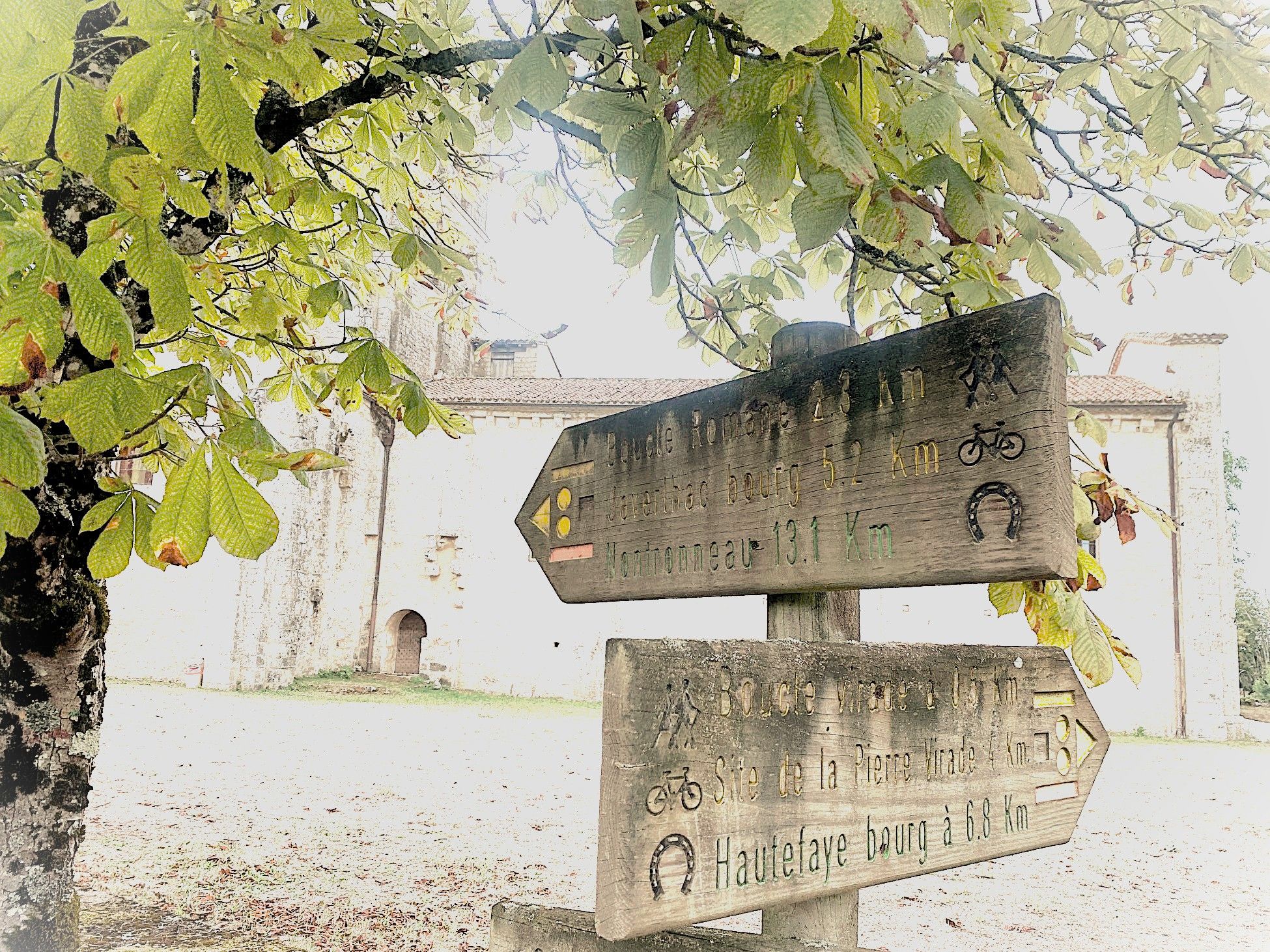 Boucle Romane, Javerlhac-et-la-Chapelle-Saint-Robert