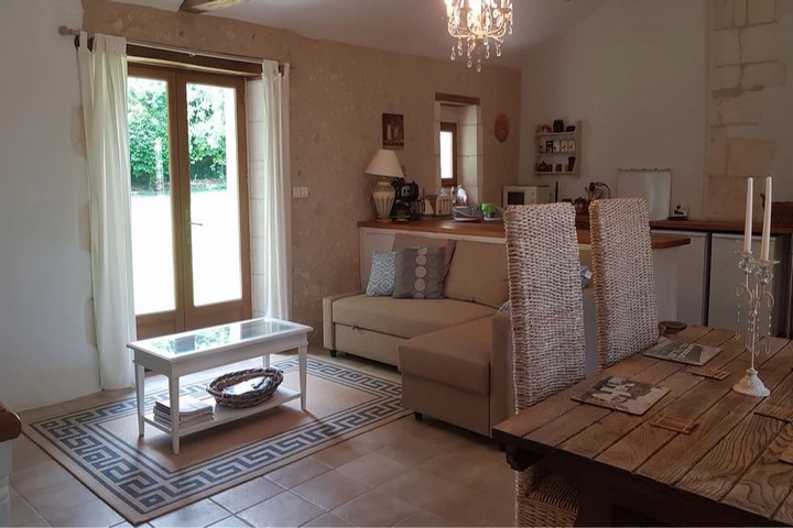 Madame Aleksandra LAMB "Villa Sienna", Montagrier