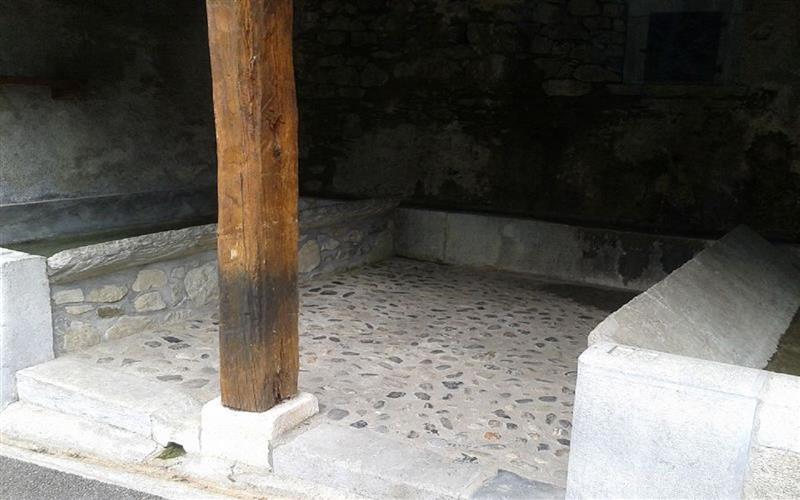 Lavoir du village d'Aas