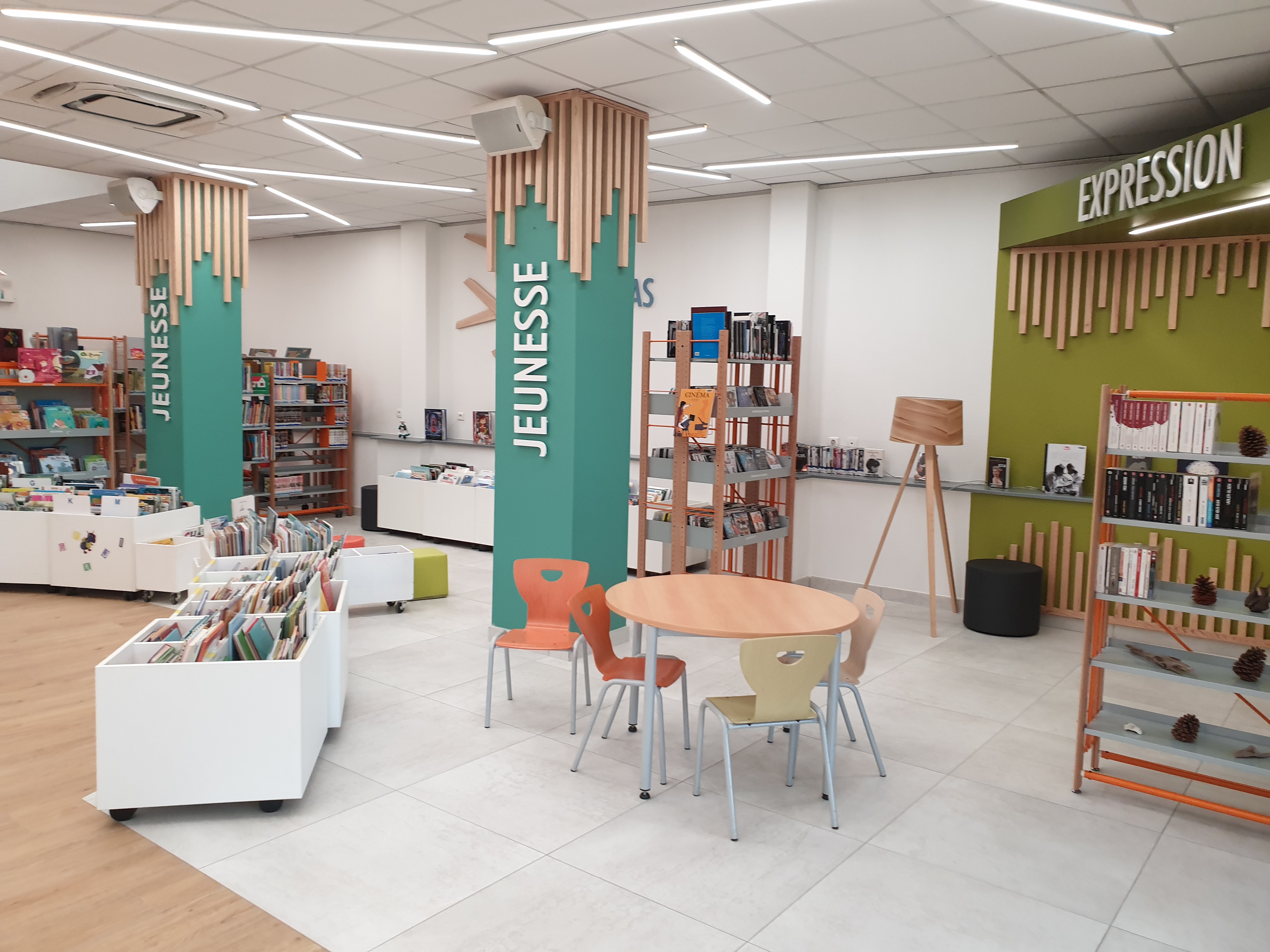 Bibliothèque - Médiathèque, Léon