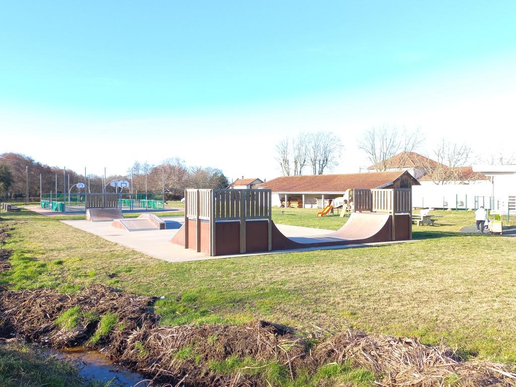 Aire de jeux pour enfants, Lit-et-Mixe - photo 3