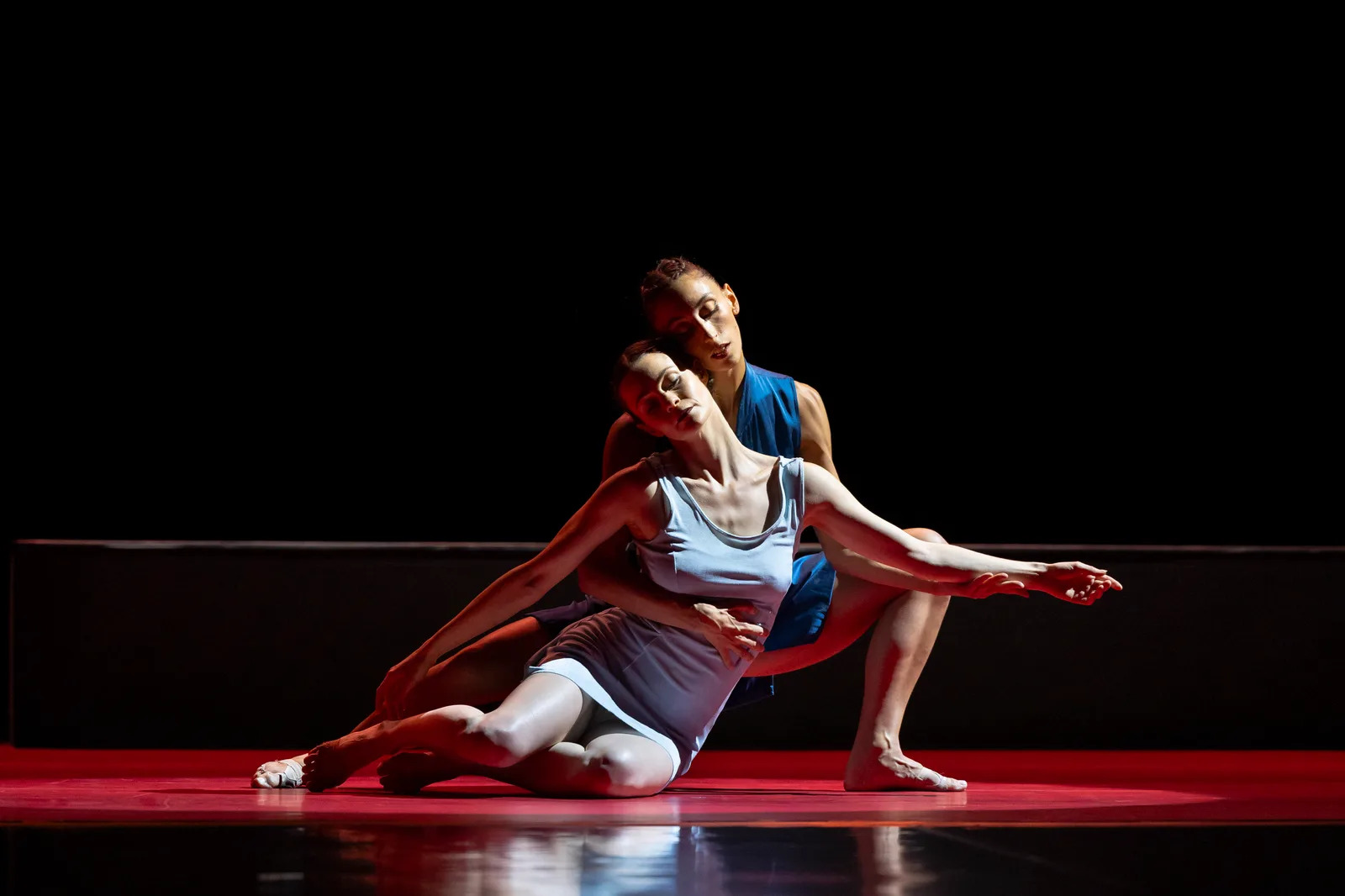 Odyssée - ANNONCIATION – UN TRAIT D’UNION – LARMES BLANCHES