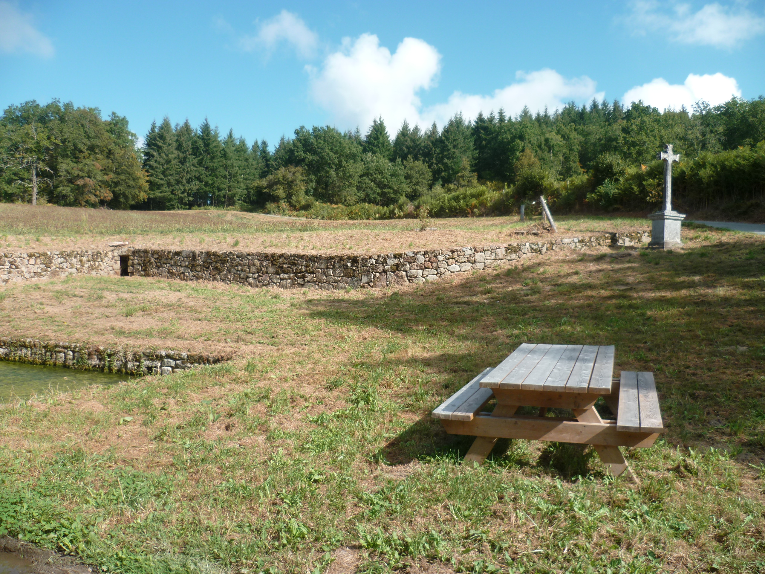 Lupersat (Gioux) : Table de pique-nique — photo 2