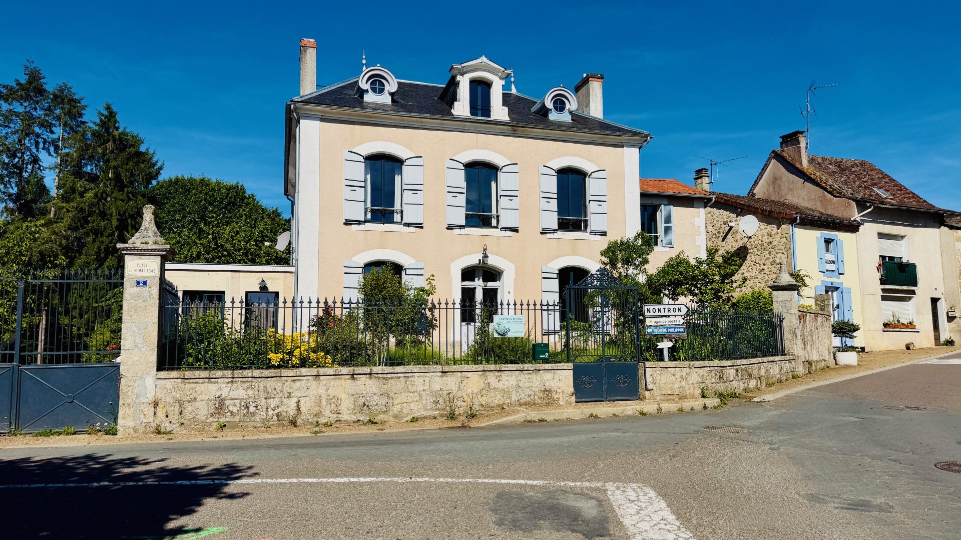 La Chouette, chambre d'hôtes à Saint-Saud-Lacoussière