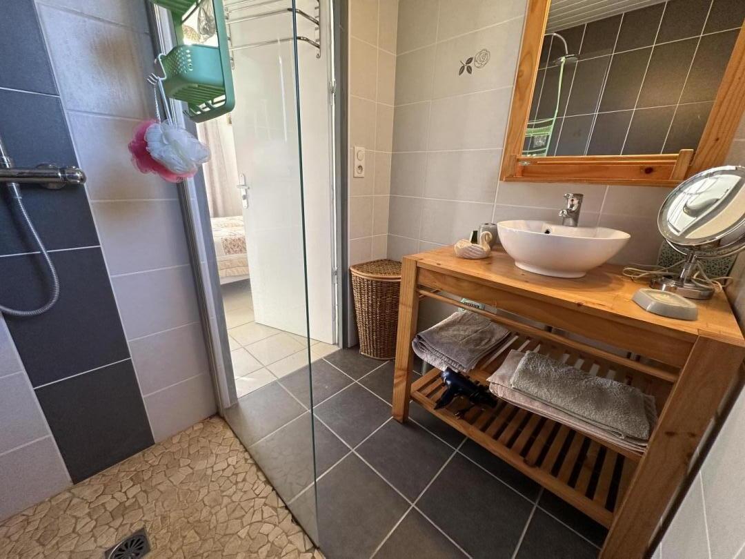 La Résinière, Hinx