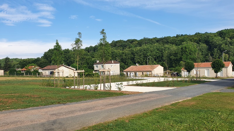 Aire municipale de stationnement de La Rochebeaucourt, La Rochebeaucourt-et-Argentine - photo 3