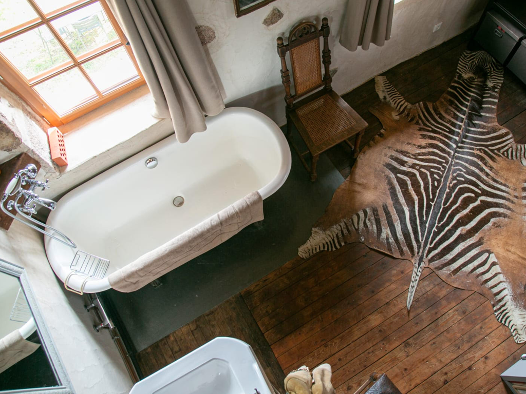 LA PETITE MAISON DU BONHEUR & JACUZZI, Croze - photo 2