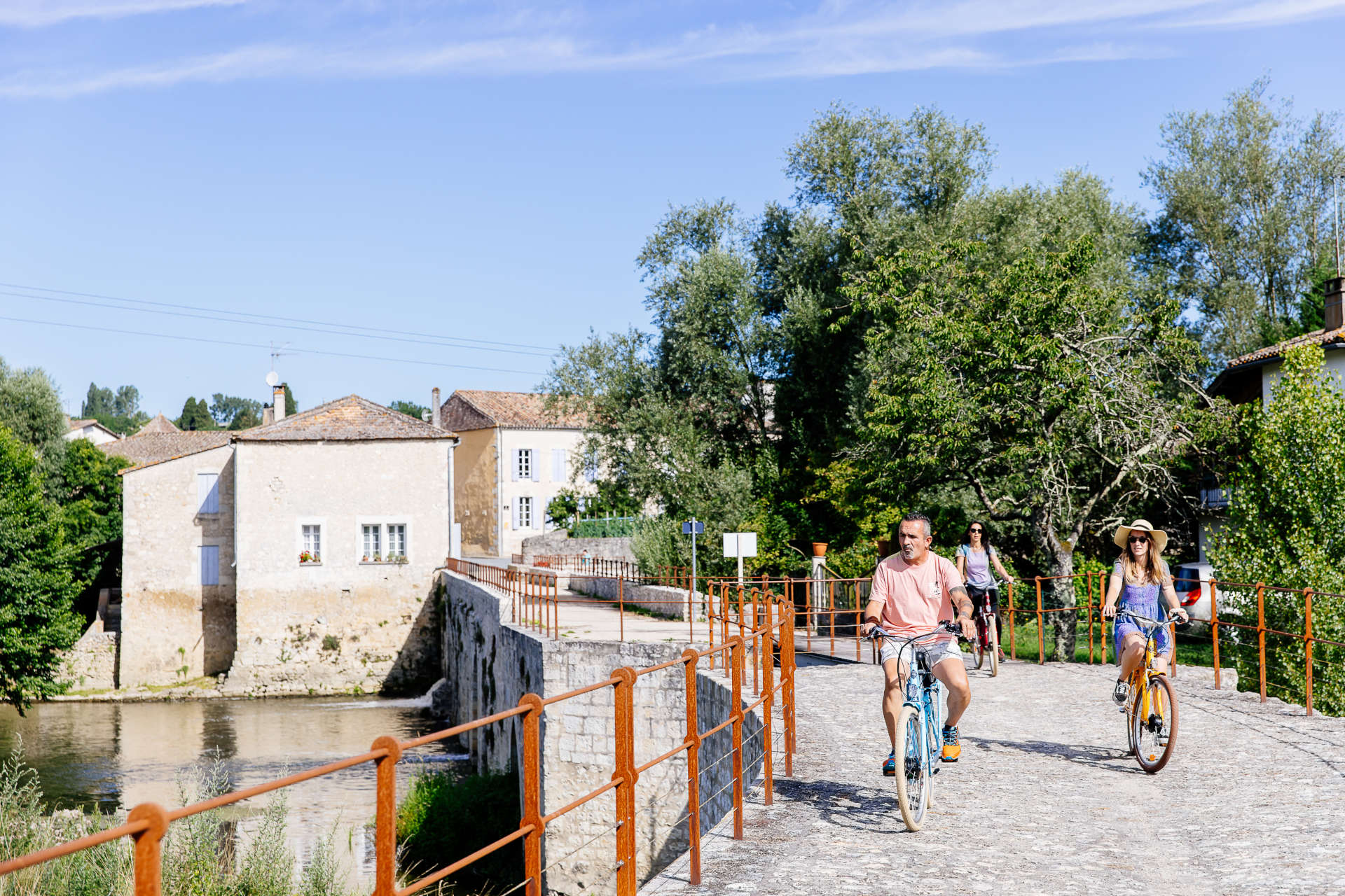 La Véloroute de la Vallée du Dropt en Lot-et-Garonne, Duras - photo 6