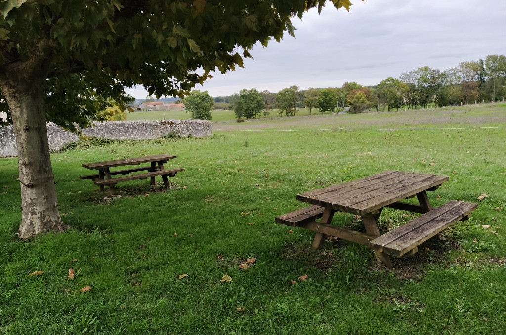 Aire de pique-nique à Labouquerie