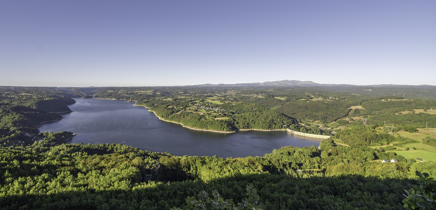 Retenue du barrage de Bort-Les-Orgues - photo 4
