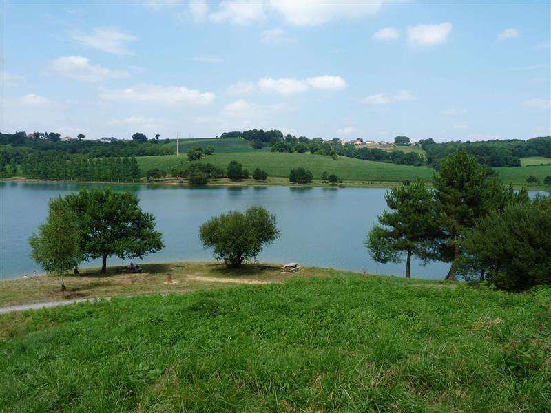 Aire de pique-nique du lac de Serres-Castet