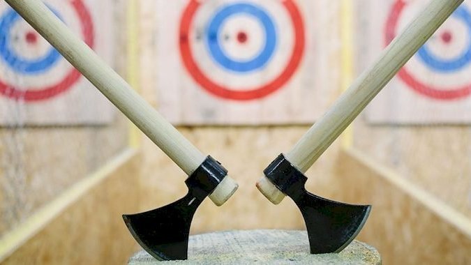 H IV : Lancer de haches