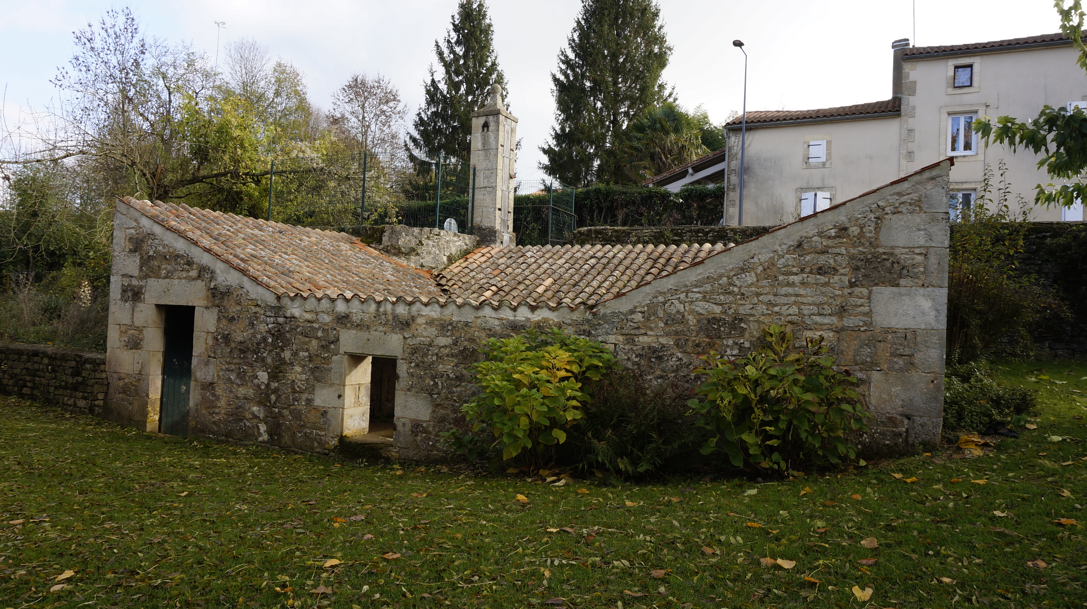 Lavoir du Plet, lavoir de la Vergne, lavoir La Sablière, lavoir Fondmorand, lavoir de la grande fontaine., Béceleuf - photo 3
