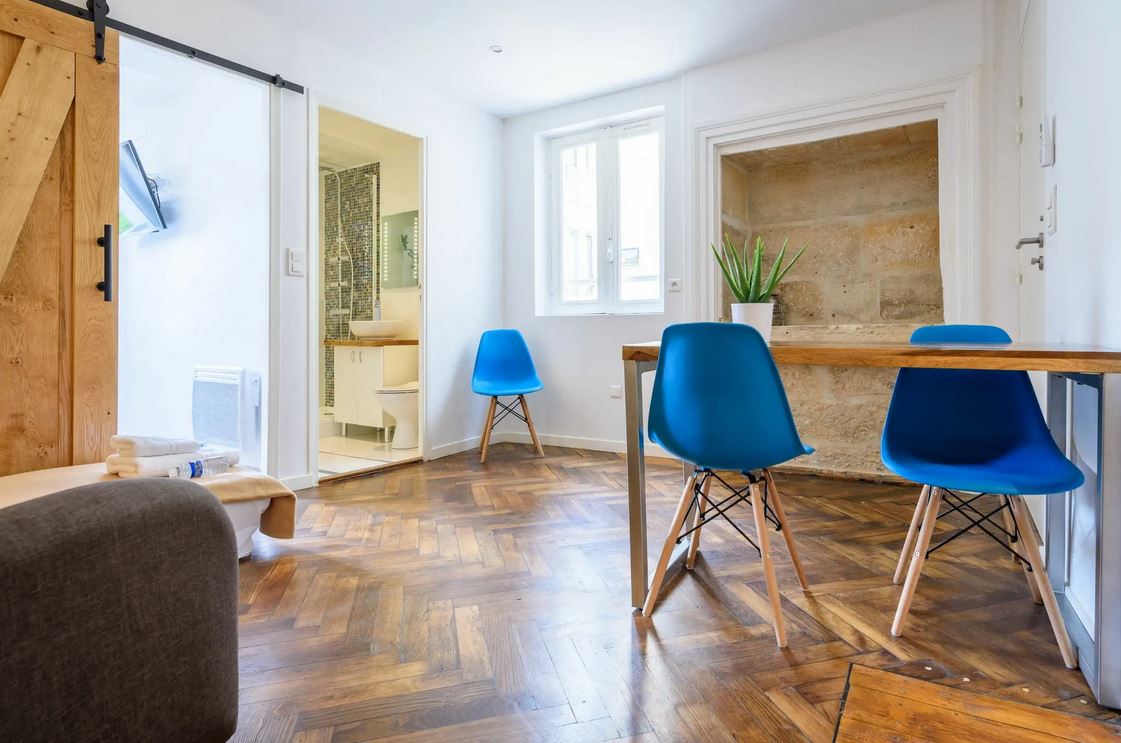 Mon Appart En Ville - Le Chic et Charmant — photo 3
