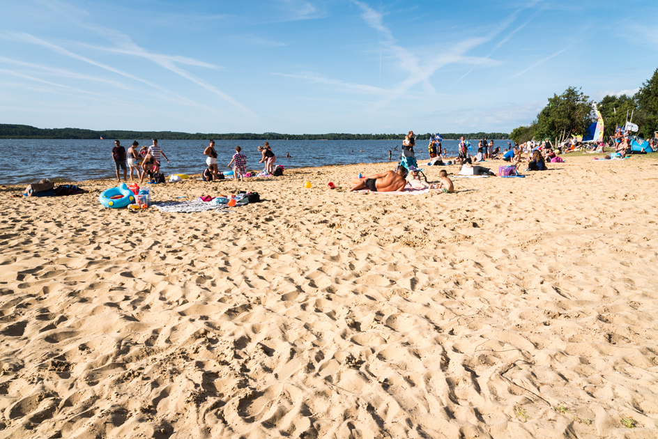 Plage du lac de Léon