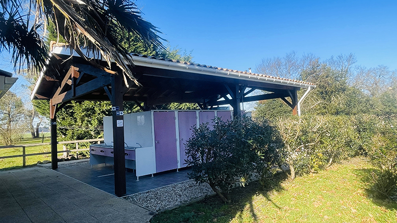 Aire naturelle de camping Les Grands Chênes et Les Ajoncs, Naujac-sur-Mer