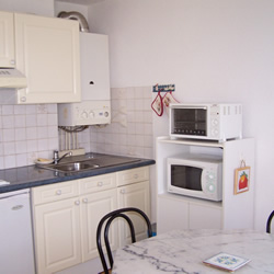 STUDIO DANS RESIDENCE BERTHAUD
