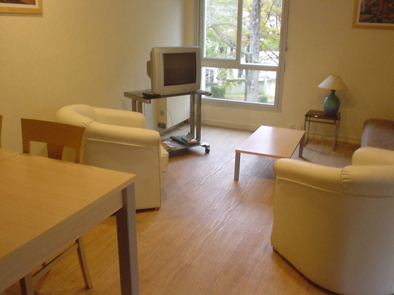 Agence  ACOTZTARRA - 590 - T2