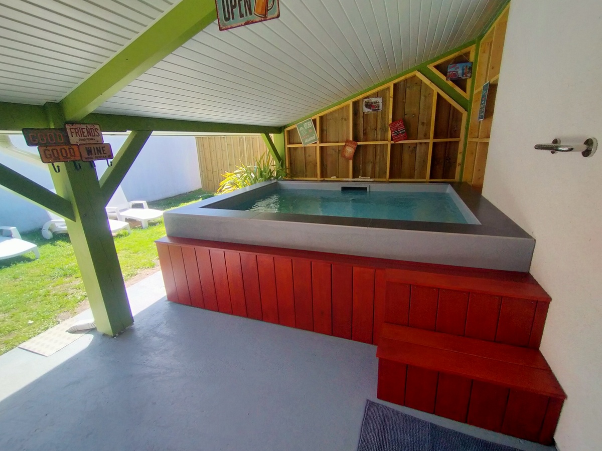 Le Shorebreak, Brach