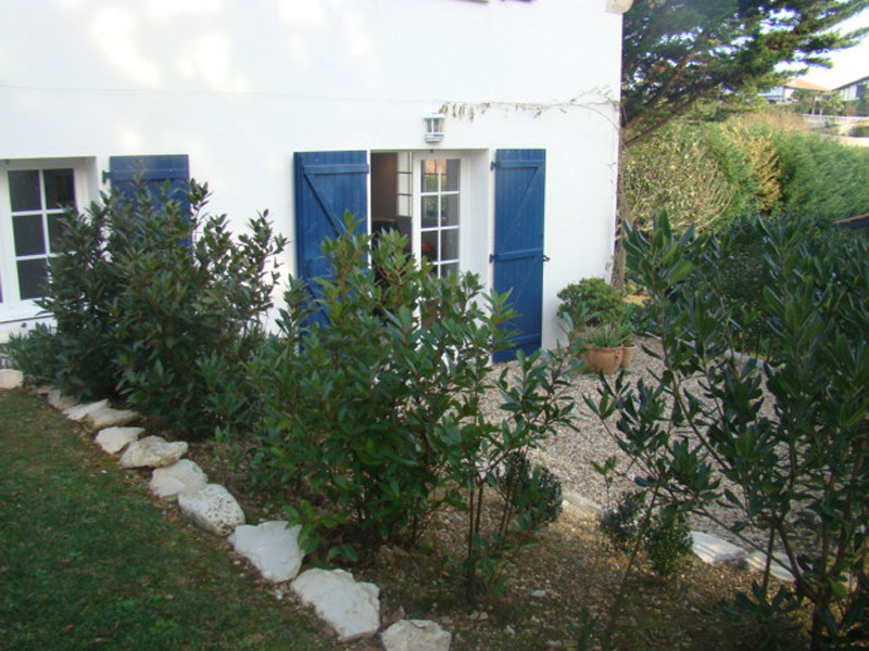 Agence Acotztarra 240-2010-00706