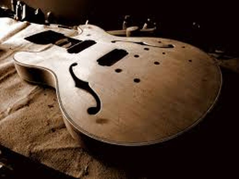 Xabina Larralde (luthier guitare)