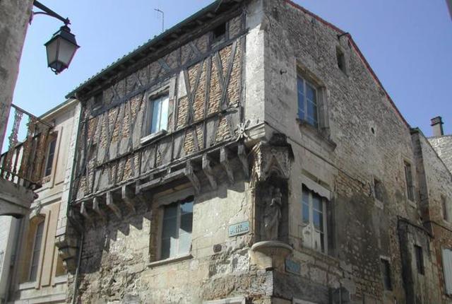 Maison de la Vierge à Niort (rue Saint-Gelais)